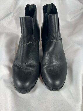 Gianni Bini Black Leather Ankle Booties Cutout Block Heel Boots Size 7M Like New